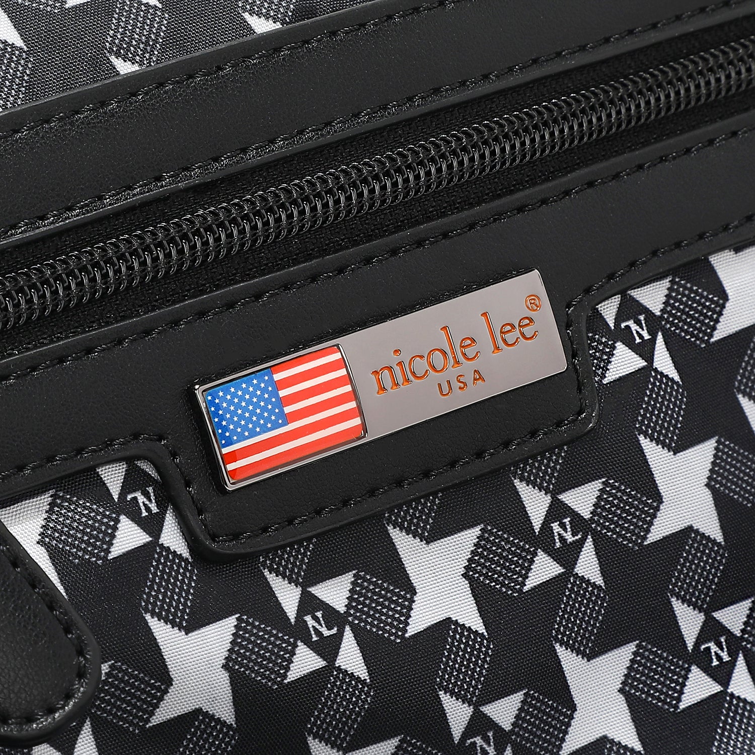 MOCHILA DE MODA CON ESTRELLA ACOLCHADA (NEGRO)