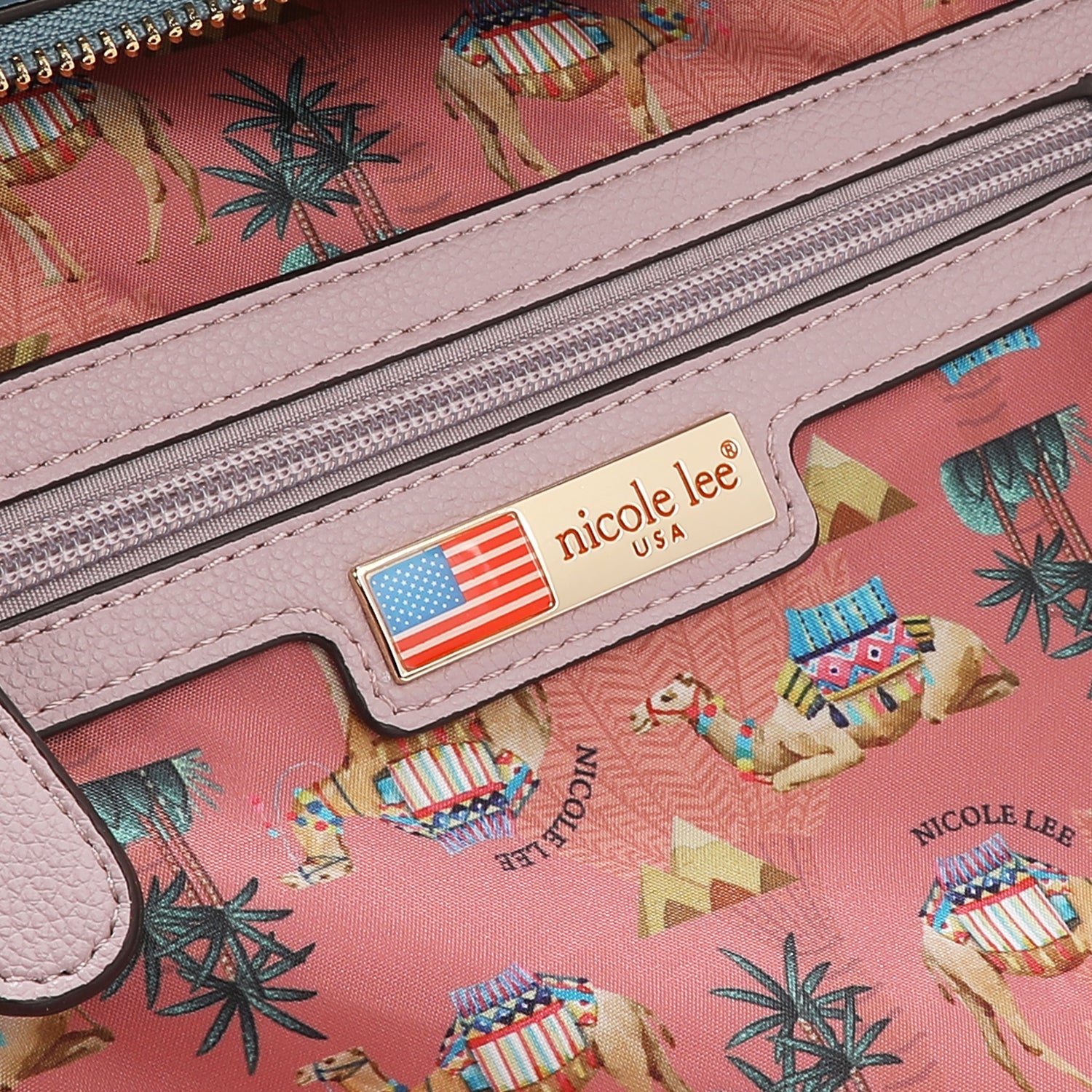 SCHULTERTASCHE (<tc>QUEEN CLEOPATRA</tc>)
