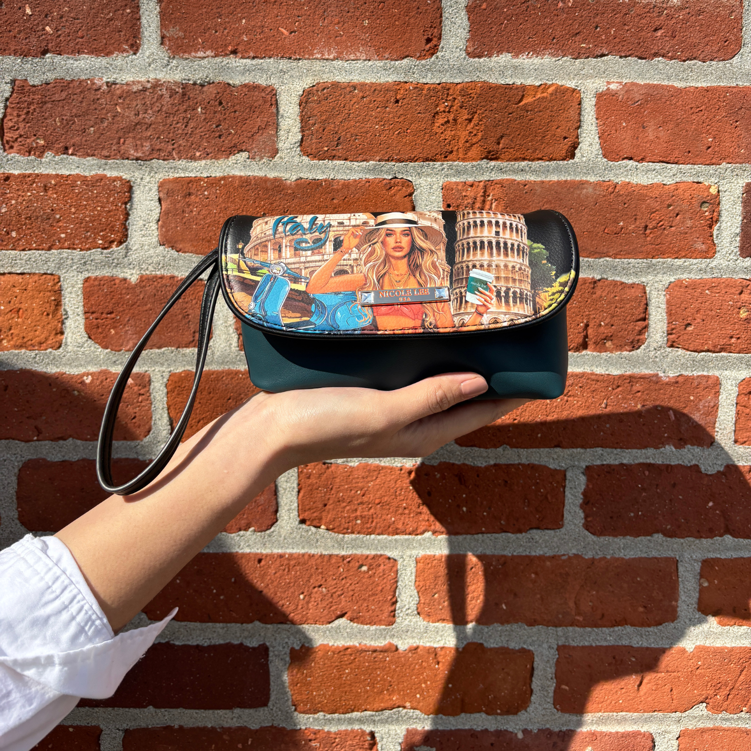 JENI MAKE-UP-TASCHE (<tc>MARTHA TRAVELS ITALY</tc>)
