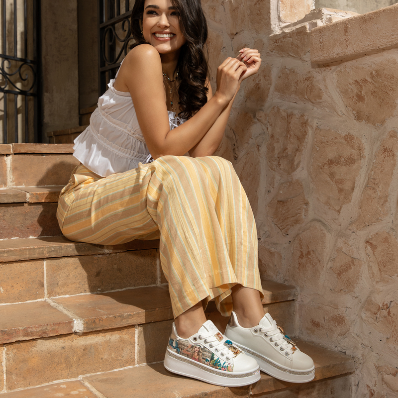 FASHION SNEAKERS WITH RHINESTONE (<tc>MARTHA TRAVELS ITALY</tc>)
