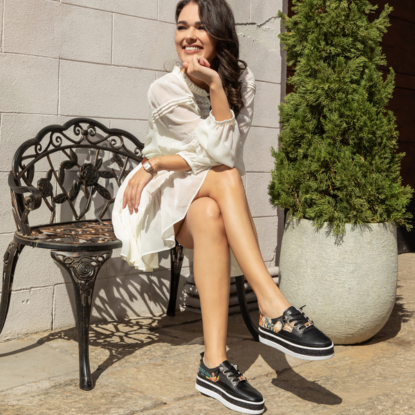 LEATHER SNEAKER WITH PLATFORM AND RHINESTONE (<tc>MARTHA TRAVELS ITALY</tc>)