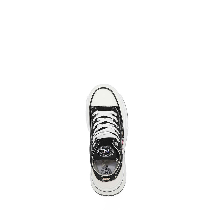 Black fashion shoe