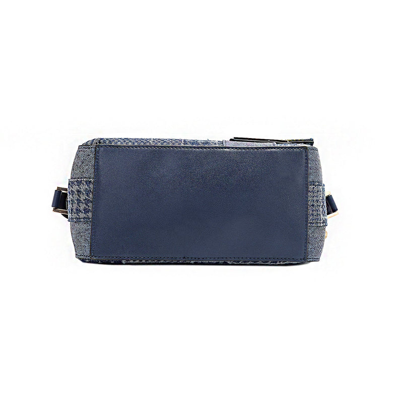 Bag with flap and floral patch (blue)