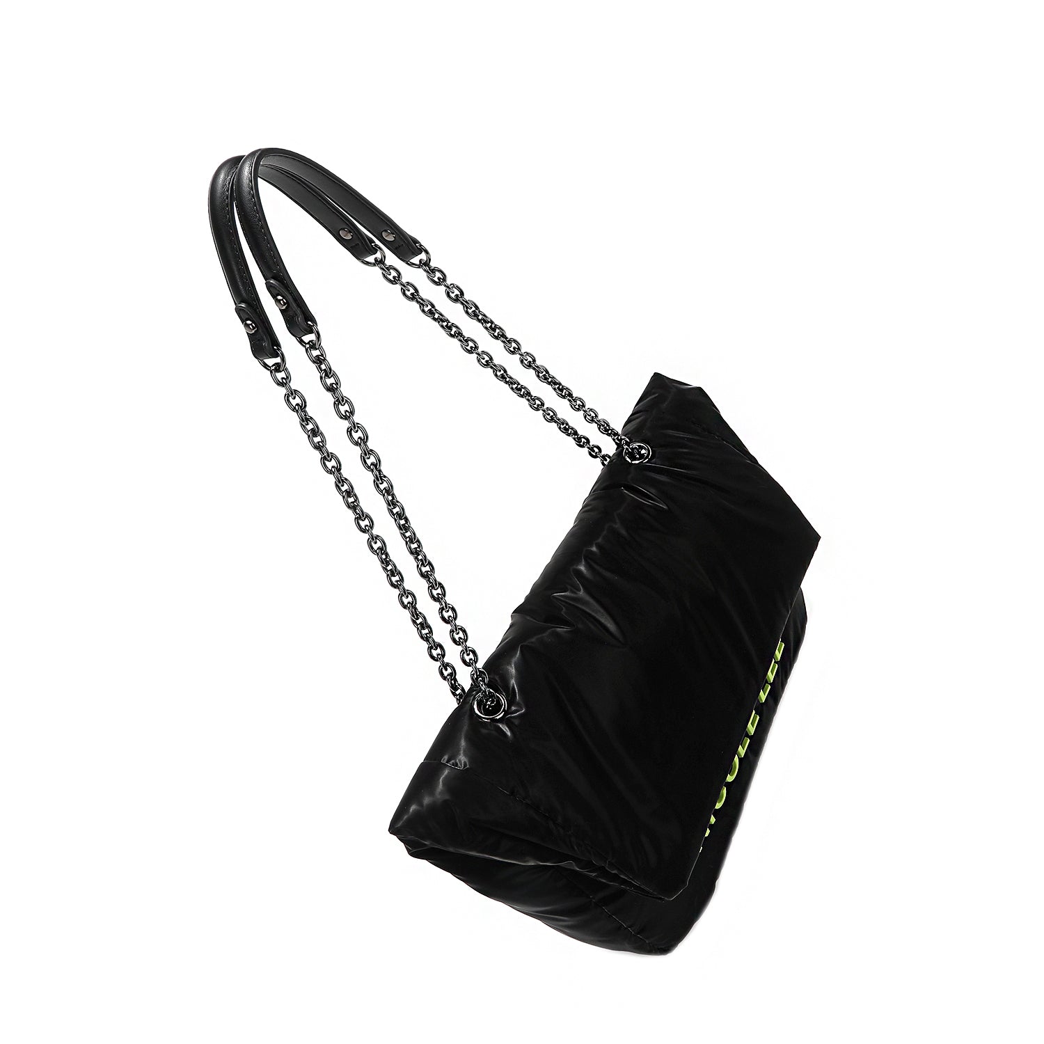 BOLSO GRANDE CON SOLAPA ACOLCHADO (NEGRO)