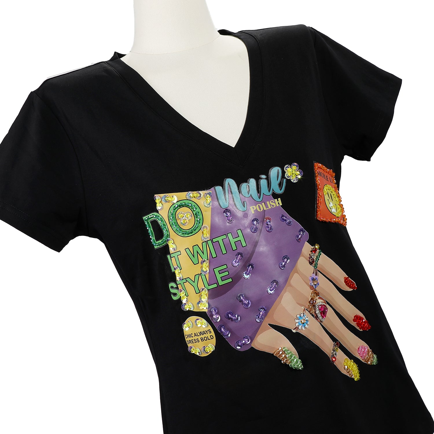 CAMISETA DE MODA CON CUELLO EN V (NAIL POLISH)