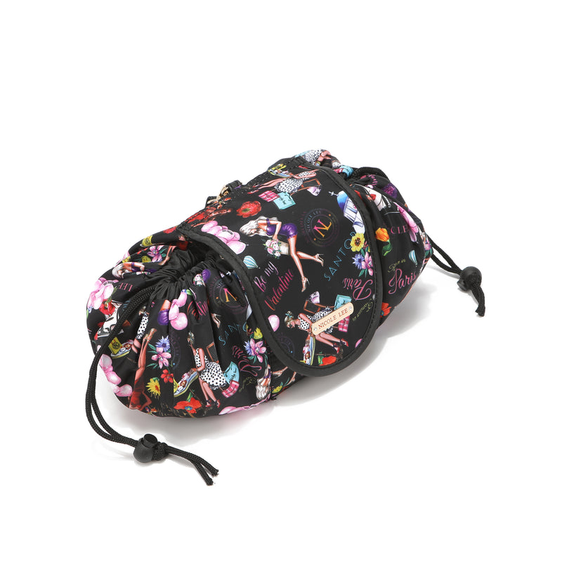 Cosmetigeque bag with cordon