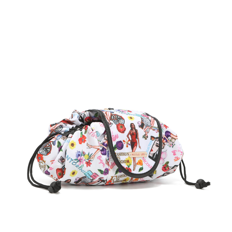 Cosmetigeque bag with cordon