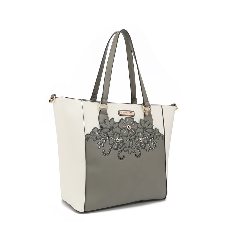 Shopper bag with floral embroidery