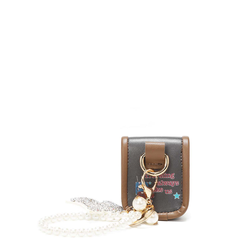 KEYCHAIN ​​WITH HEADPHONE HOLDER AND PEARL BRACELET <tc>NIKKY</tc>