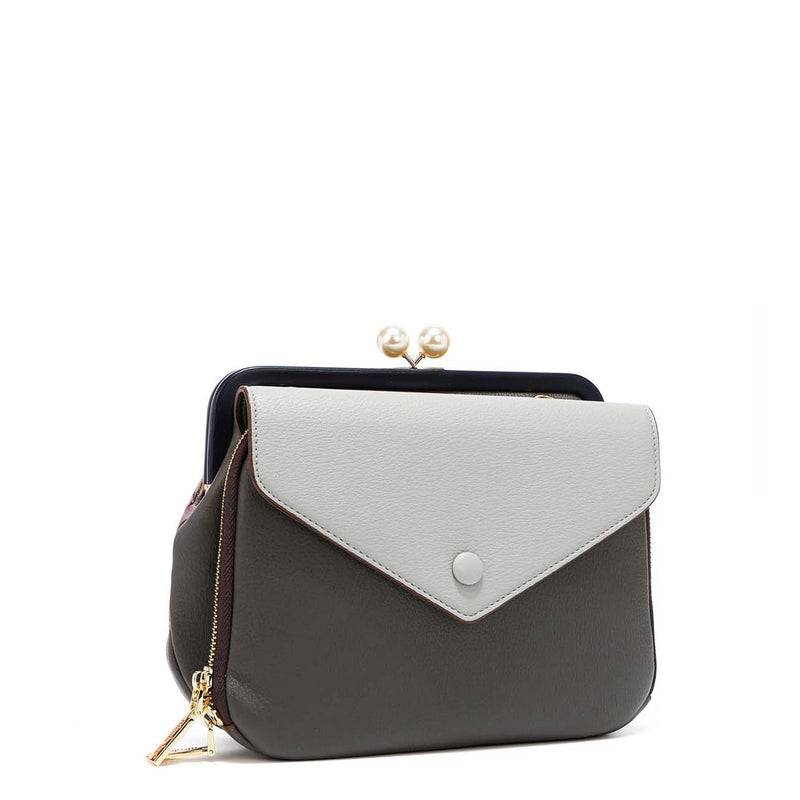 Bandolera with Kisslock brooch