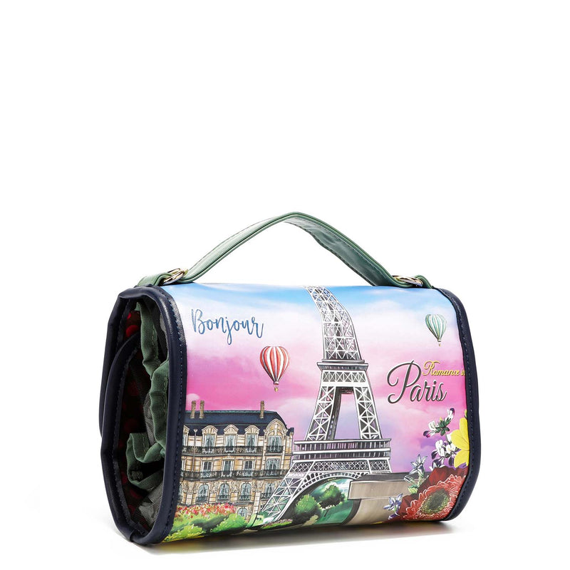 Travel cosmetique with hanger