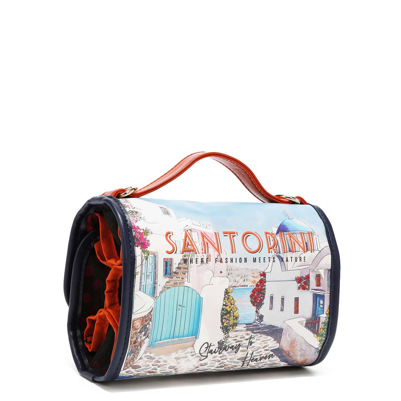 Travel cosmetique with hanger
